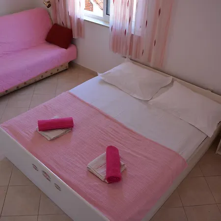 Lili Apartmán